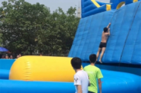 游乐设备