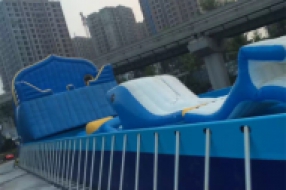 游乐设备